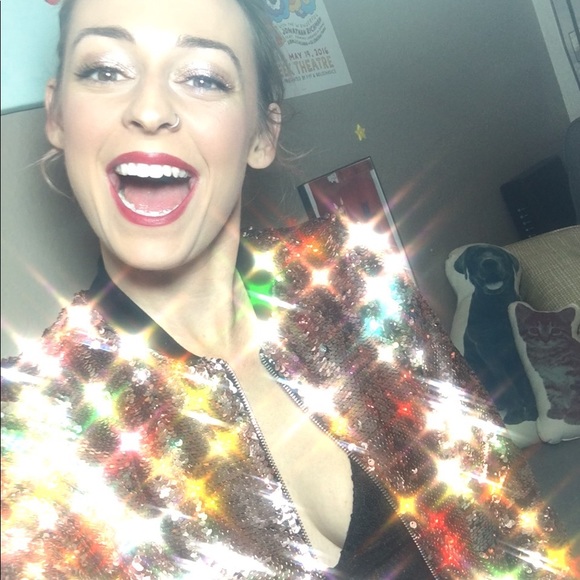 your v i b e attracts your t r i b e - Picture 2 of 4